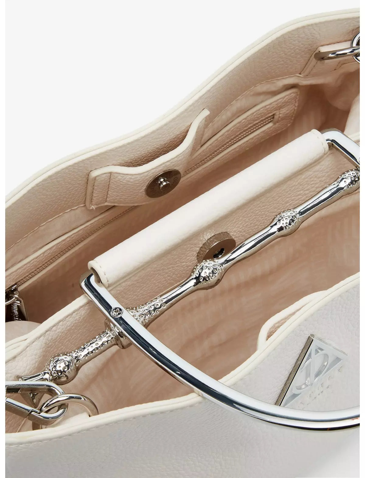 Bolso Loungefly Harry Potter con Varita de Saúco en Crema