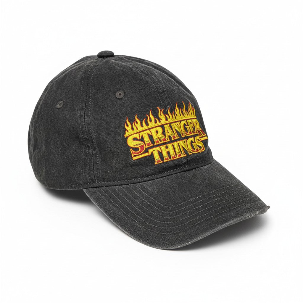 Gorra Logo Stranger Things en Llamas