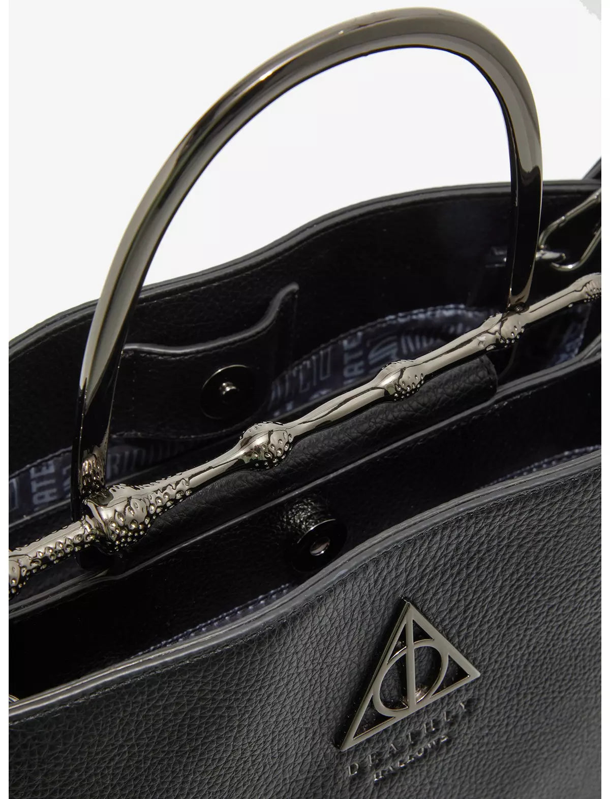 Bolso Loungefly Harry Potter con la Varita de Saúco de las Reliquias de la Muerte