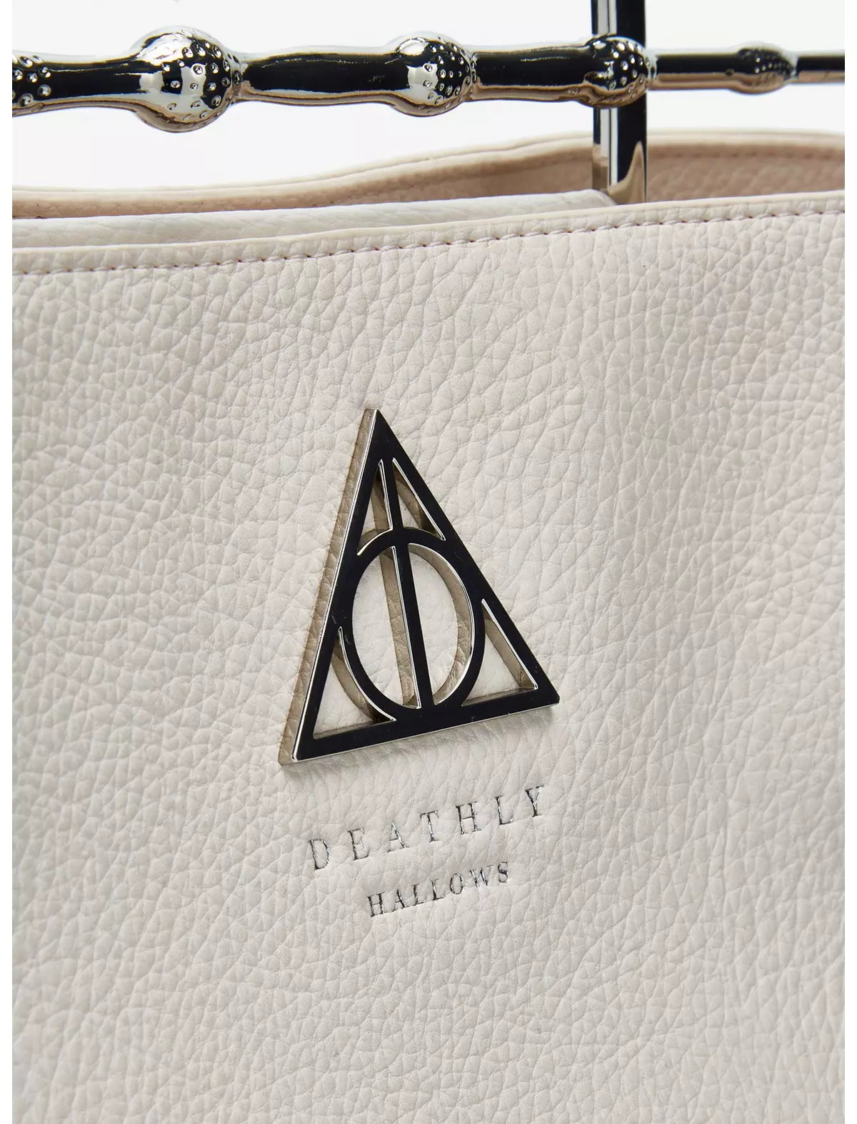 Bolso Loungefly Harry Potter con Varita de Saúco en Crema